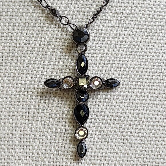 Sorrelli Black & Clear Crystal Cross Pendant Necklace 16" - Picture 5 of 11